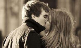 男女舌吻视频,男女舌吻视频引发热议